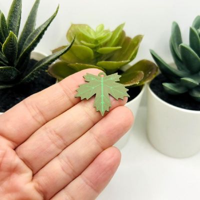 20 Pcs Green Maple Leaf Charms Image 1