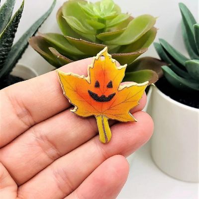 20 Pcs Halloween Maple Leaf Charms Image 1