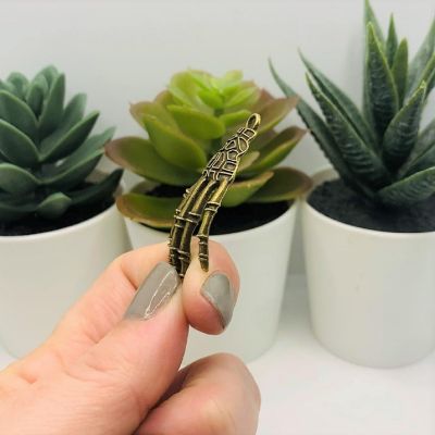 20 Pcs Halloween Skeleton Hand Pendants Image 3