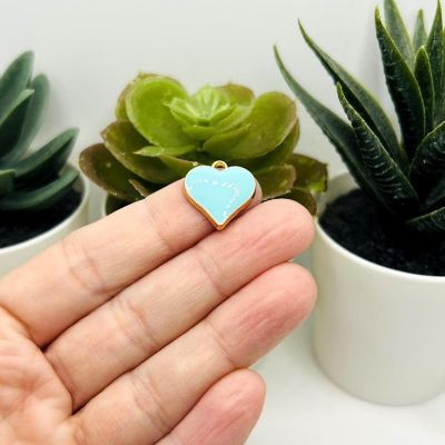 20 Pcs Light Blue Heart Charms Image 1