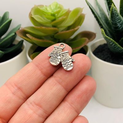 20 Pcs Mitten Christmas Glove Charms Image 1