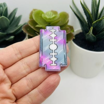 20 Pcs Pink Punk Razor Pendants Image 1