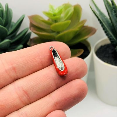 20 Pcs Red Ruby Heels Charms Image 1