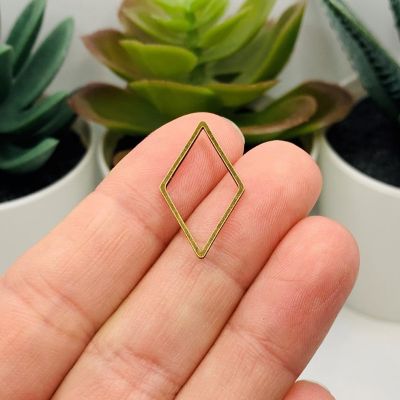 20 Pcs Rhombus Diamond Shape Charms Image 1
