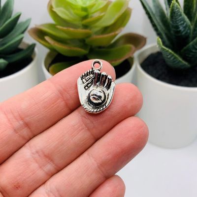 20 Pcs Silver Baseball Mitt Charms Image 1