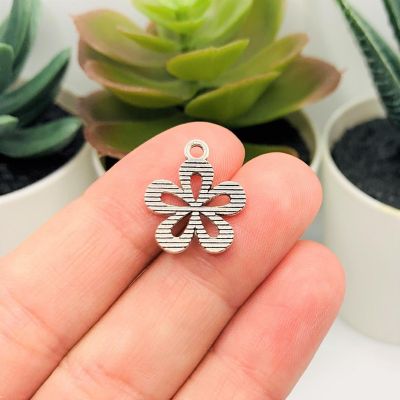 20 Pcs Silver Daisy Flower Charms Image 2