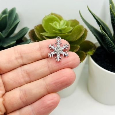 20 Pcs Silver Sparkly Snowflake Charms Image 1