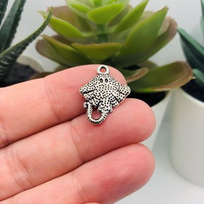 20 Pcs Silver Stingray Charms Image 1