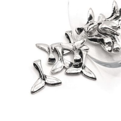 20 Pcs Silver Whale Tail Fluke Charms Image 1