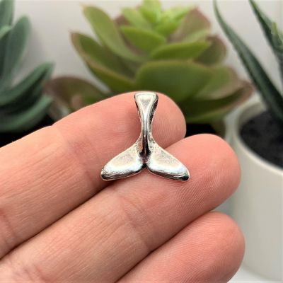 20 Pcs Silver Whale Tail Fluke Charms Image 1