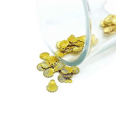20 Pcs Tiny Sea Shell Charms Image 1