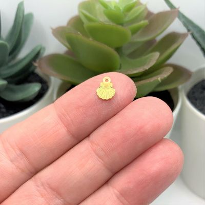 20 Pcs Tiny Sea Shell Charms Image 2
