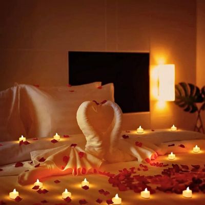 2000Pcs Artificial Rose Petals + 24 LED Candles Romantic Night Propose Set Image 1