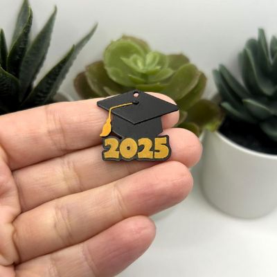 4 Pcs 2025 Graduation Cap Charms Image 1