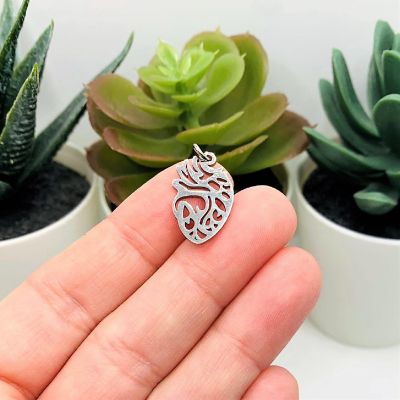 4 Pcs Anatomical Heart Pendants Image 1