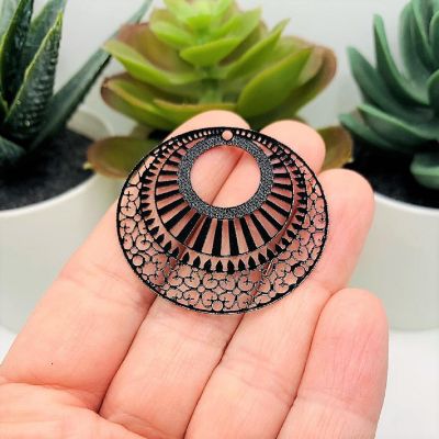 4 Pcs Black Pressed Round Pendants Image 1
