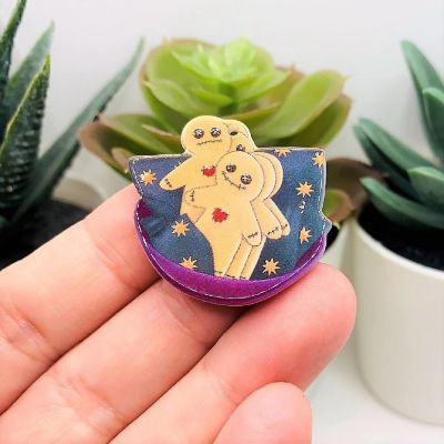 4 Pcs Gingerbread Men in Bowl Pendants Image 2