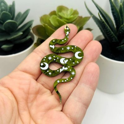 4 Pcs Green Acrylic Snake Pendant Image 1