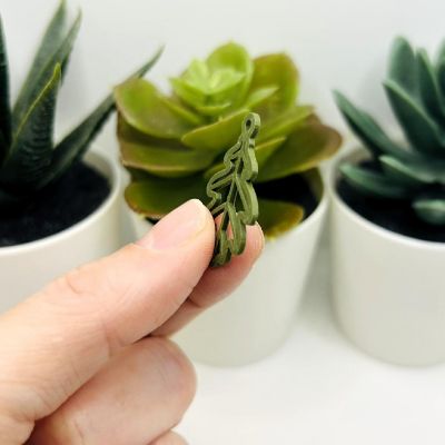 4 Pcs Green Oak Leaf Charms Image 3