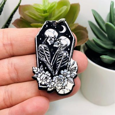 4 Pcs Halloween Lovers in Coffin Charms Image 1