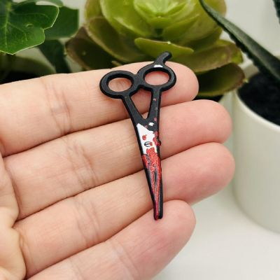 4 Pcs Halloween Scissor Pendants Image 2
