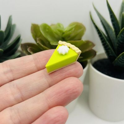 4 Pcs Key Lime Pie Charms Image 1