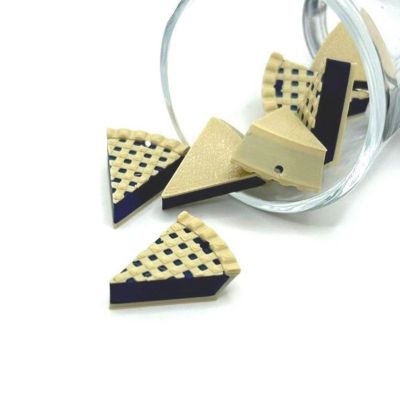 4 Pcs Lattice Blueberry Pie Charms Image 1