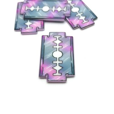 4 Pcs Pink Punk Razor Pendants Image 1