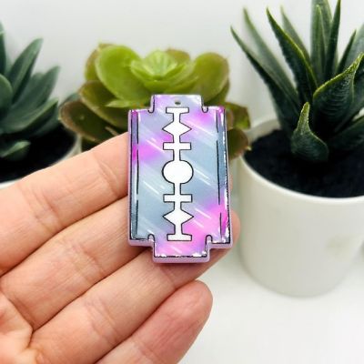 4 Pcs Pink Punk Razor Pendants Image 2