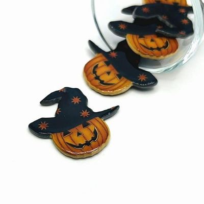 4 Pcs Pumpkin in Witch Hat Charms Image 1