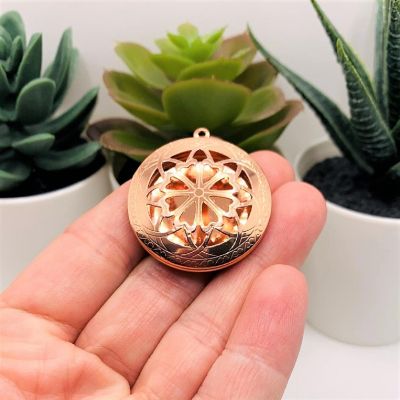 4 Pcs Rose Gold Celtic Diffuser Lockets Image 1