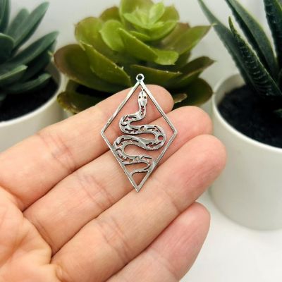 4 Pcs Snake in Diamond Pendant Image 1
