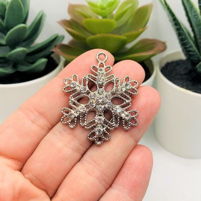 4 Pieces Sparkly Snowflake Pendants Image 1