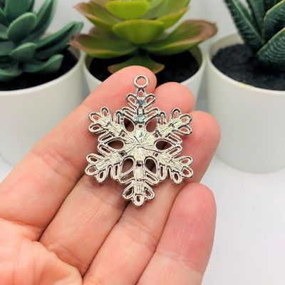 4 Pieces Sparkly Snowflake Pendants Image 2