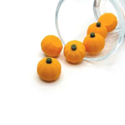 4 Pumpkin Halloween Charms Image 1