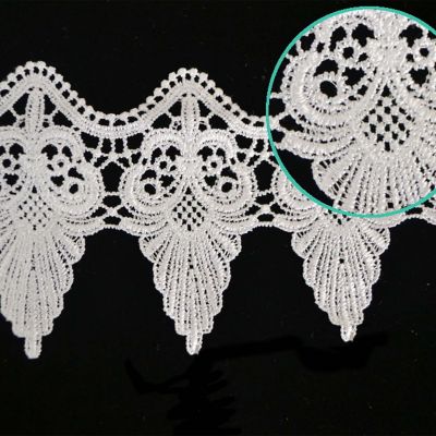 4"x 15 Yards White Venice Lace Trim Image 2