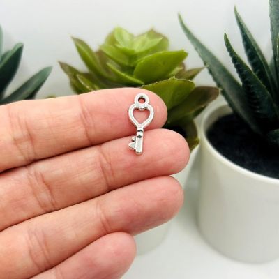 50 Pcs Antique Silver Heart Key Charms Image 1