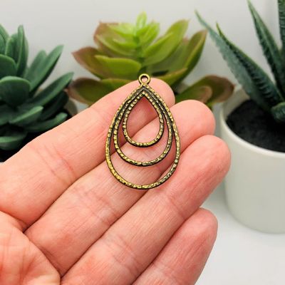 50 Pcs Bronze Triple Teardrop Pendants Image 1