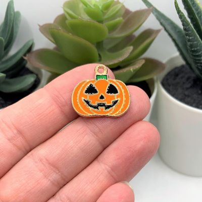 50 Pcs Halloween Pumpkin Charms Image 1