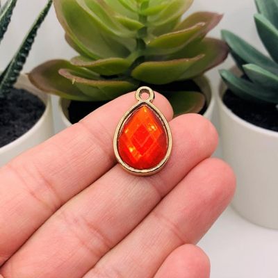 50 Pcs Red Acrylic Teardrop Charms Image 1