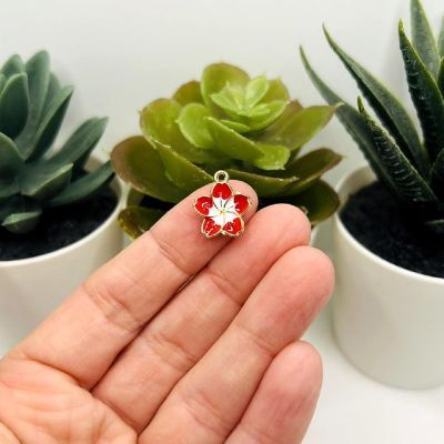 50 Pcs Red and White Flower Charms Image 2