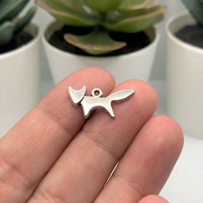 50 Pcs Small Silver Fox Charms Image 1