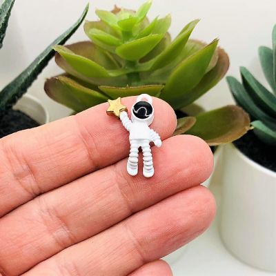50 Pcs Standing Astronaut Charms Image 1