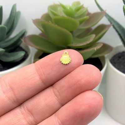 50 Pcs Tiny Sea Shell Charms Image 1