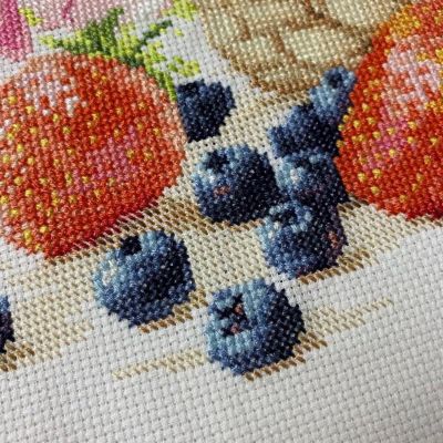 Alisa - Strawberries 5-14 Counted Cross-Stitch Kit Image 1