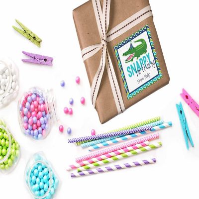 AmandaCreation Personalized Alligator Gift Tag Stickers 24pc. Image 2