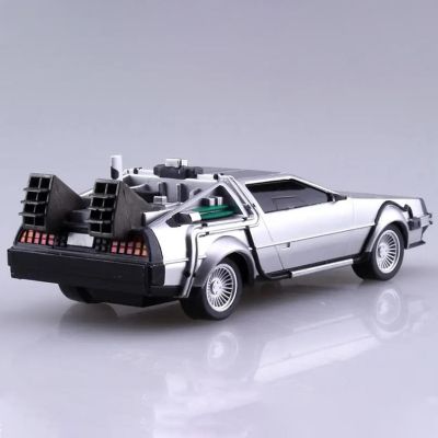 Back to the Future 2 Pullback DeLorean 1/43 Scale Model Kit Image 2