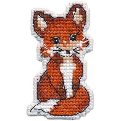 Badge- fox 1319 Plastic Canvas Oven Counted Cross Stitch Kit Image 1
