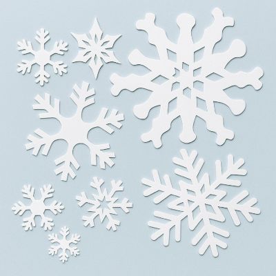 Beistle - 4&amp;#189;"-12" - White - Plastic Die-Cut Snowflakes! Image 1