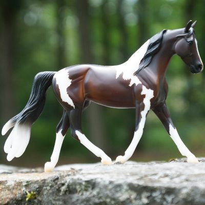 Breyer: Horses Freedom Series Pinto Image 3